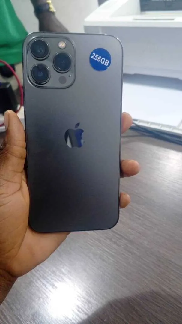 IPhone 13 Pro Max 256 for sale in Kumasi Metropolitan, Ashanti Region