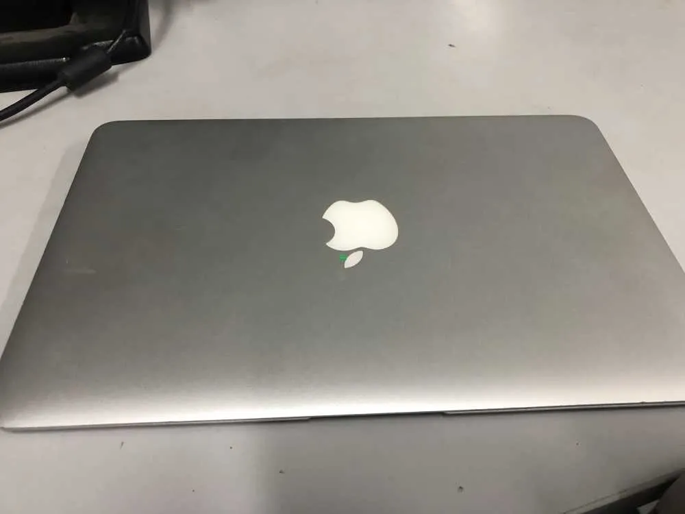 Used apple MacBook Air 2015 for sale in Ashaiman Municipal, Greater Accra, Ghana