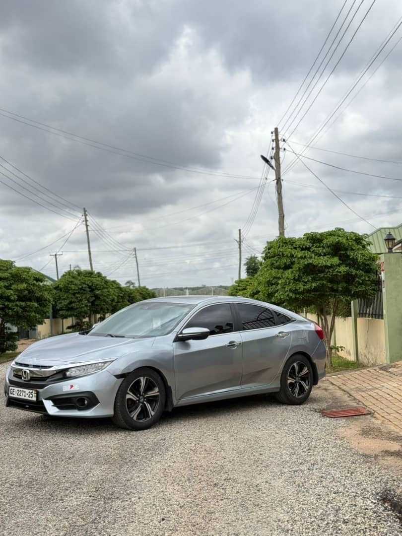 Used 2016 Honda Civic Touring for sale in East Legon, Greater Accra, Ghana