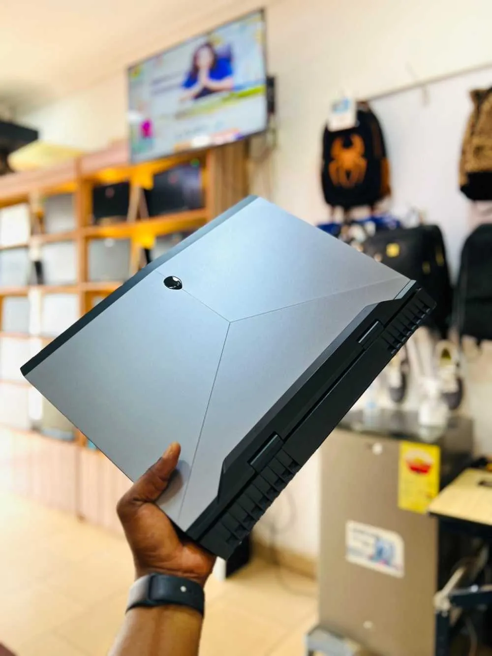 Alienware 17 R4 i7 7th Gen Gaming Laptop for sale in Madina, Greater Accra, Ghana