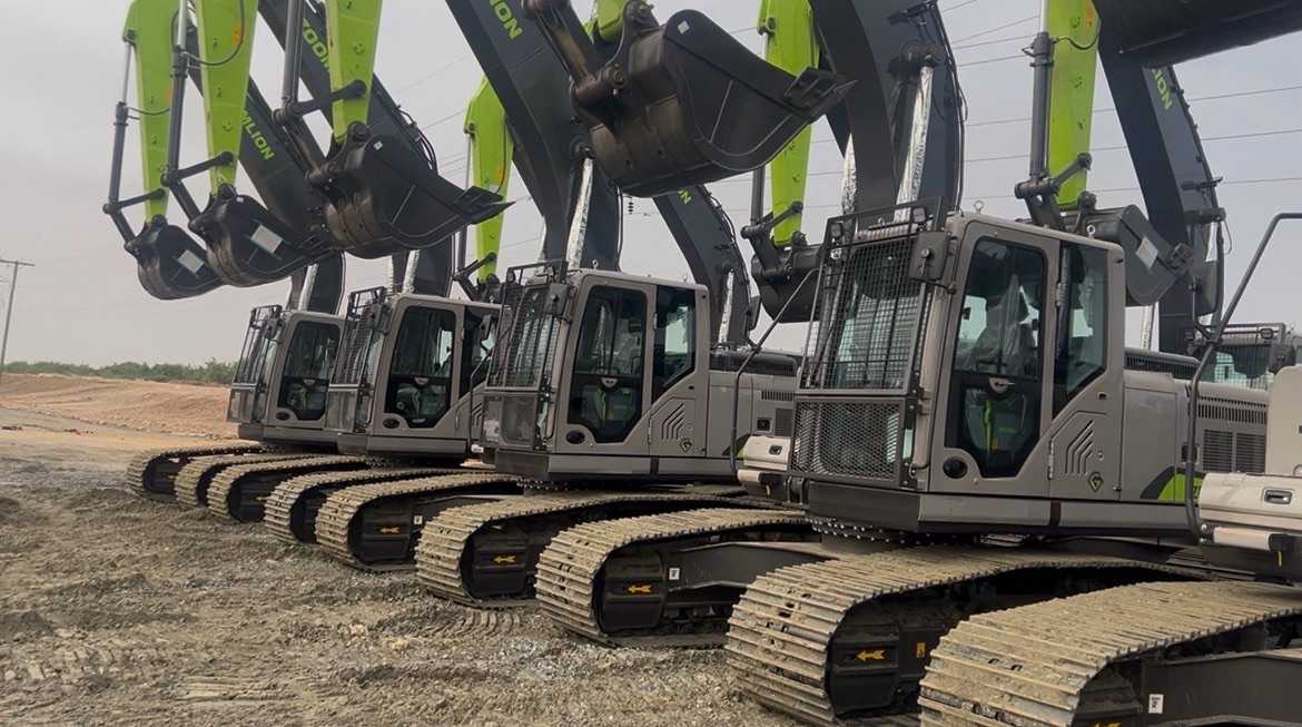 New excavator Vehicle for sale in East Legon, Greater Accra, Ghana