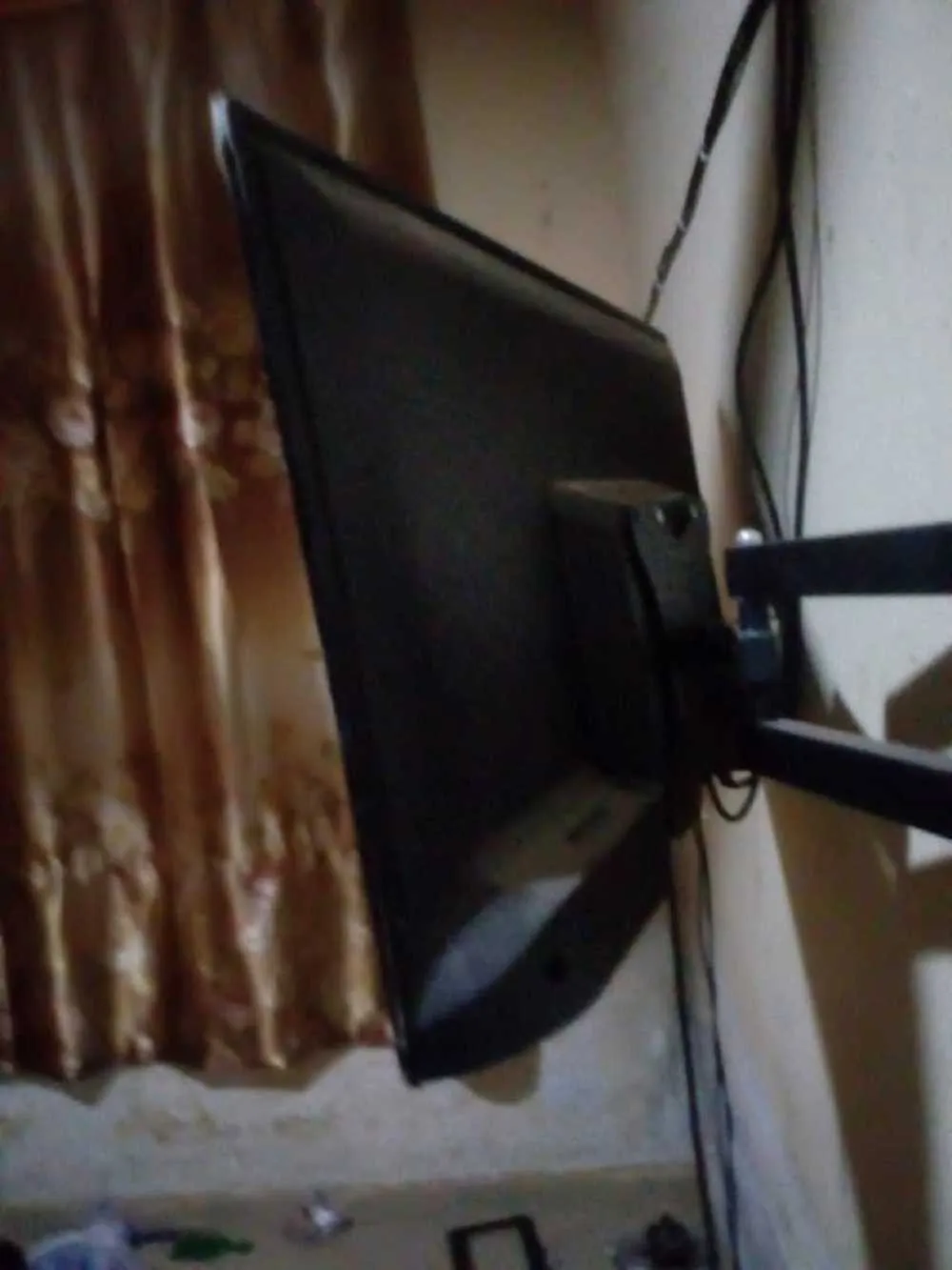 Used 32 inch tv for sale in Ejisu Juaben, Ashanti Region, Ghana