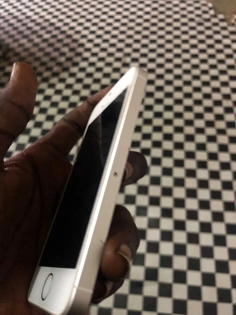 New iPhone SE 1 128gb for sale in Little Legon, Greater Accra, Ghana