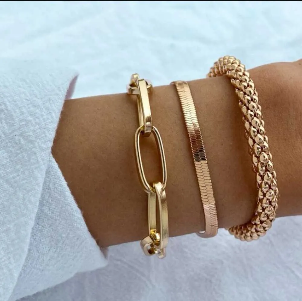 New Statement Bracelet Women's Fashion for sale in Greater Accra, Ghana