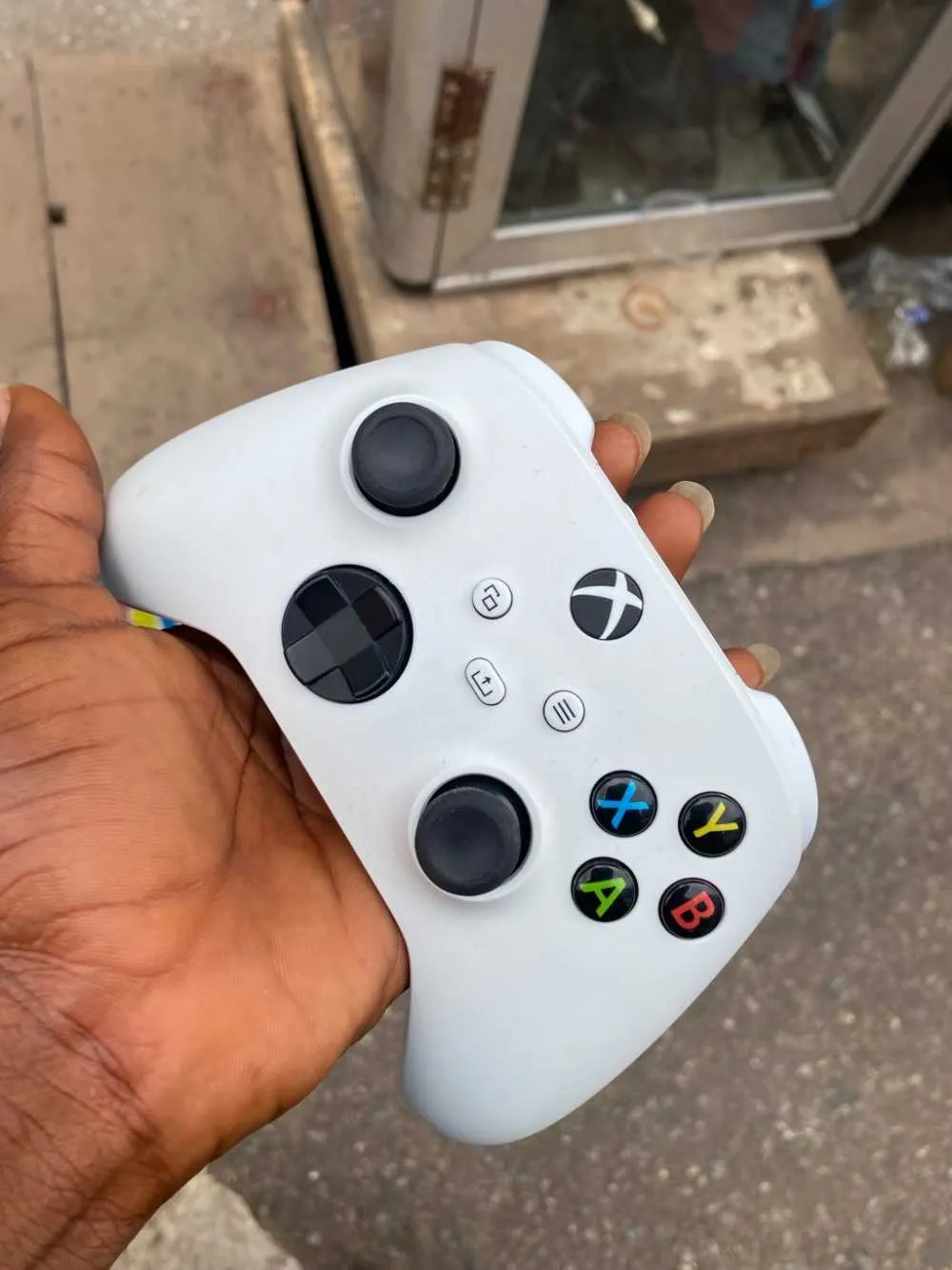 Used Original Xbox series S controller available for cool price. for sale in Ashanti, Ghana