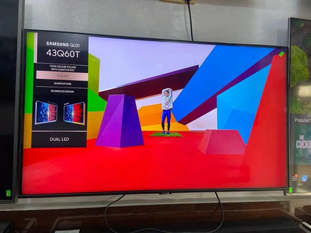 New Samsung television 43 INCHES smart for sale in Ashaiman Municipal, Greater Accra, Ghana
