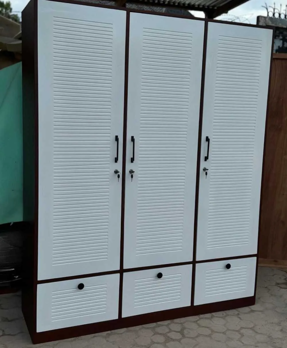 New original 3in1 wardrobe available for sale in Greater Accra, Ghana