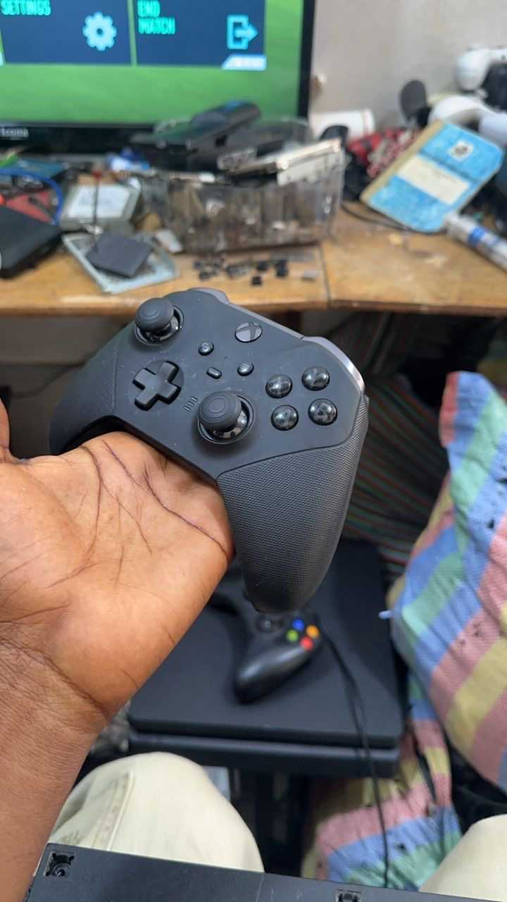Used Elite series 2 controller available on the low. for sale in Kumasi Metropolitan, Ashanti Region, Ghana