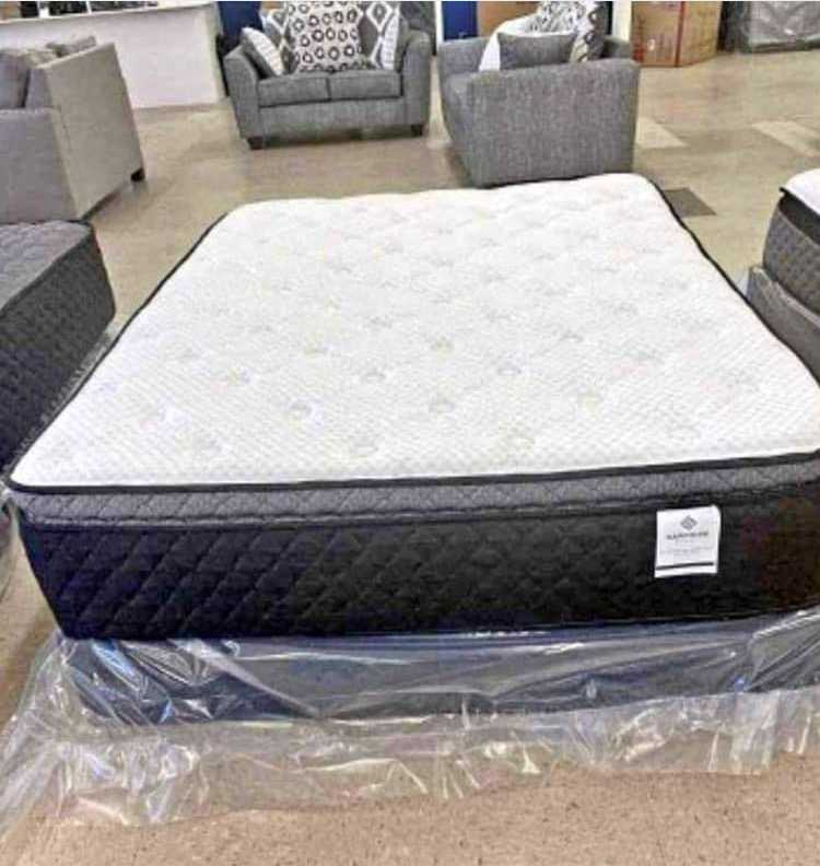 New royal foam mattress for sale in Accra Metropolitan, Greater Accra, Ghana
