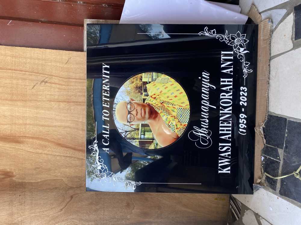 New Engraving of plaques for sale in Abelemkpe, Greater Accra, Ghana