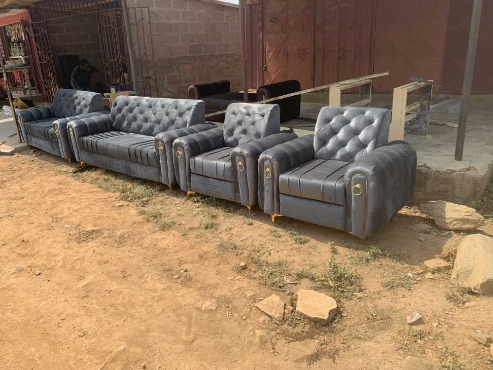 New set of couch for sale in Eastern, Ghana