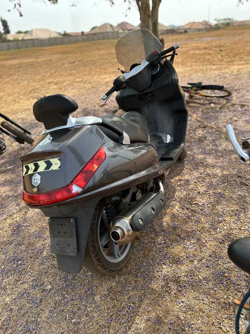 Used piaggio 400 cc for sale in Bono, Ghana
