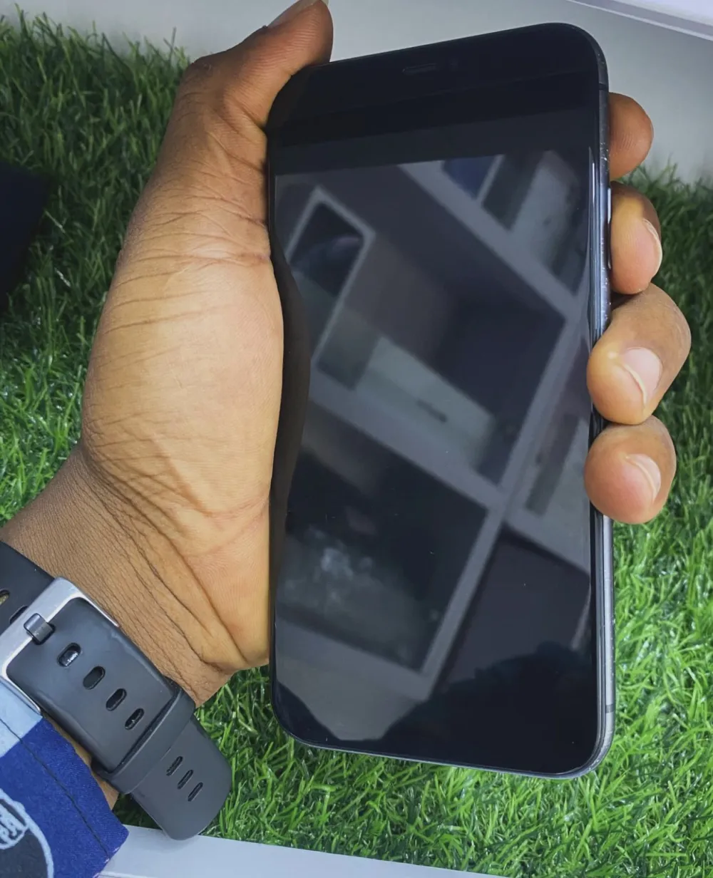 iPhone 11 128GB Uk 🇬🇧 Used for sale in Western Region, Ghana