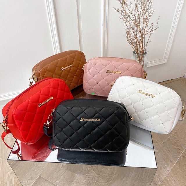 New 2022 Tassel hand bag for ladies Embroidery female shoulder bag for sale in Ashanti, Ghana