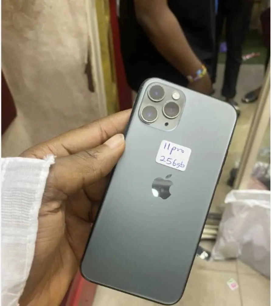 Used iPhone 11pro 256g for sale in Secondi Takoradi, Western, Ghana