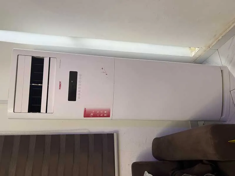 2.5 horse power Air Conditioner for sale in Ga Municipal, Greater Accra, Ghana