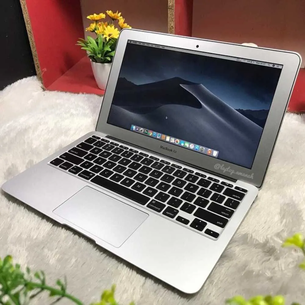 Used MacBook Air core i5 2014 4gb memory and 128gb ssd for sale in Kumasi Metropolitan, Ashanti Region, Ghana