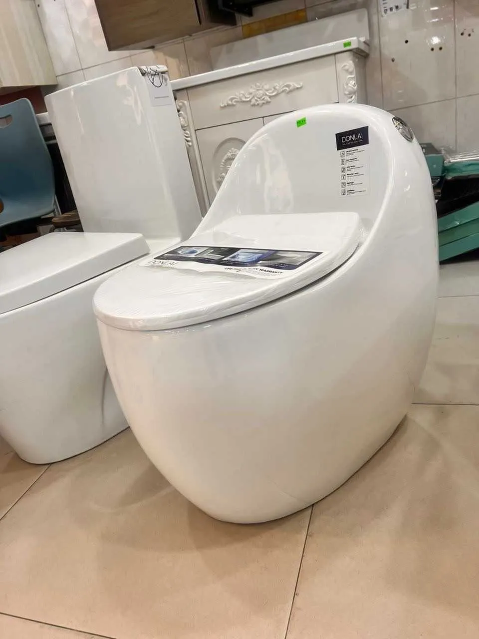 Italian Egg water closet complete _Round wc_Soft close Wc for sale in Accra Metropolitan, Greater Accra, Ghana