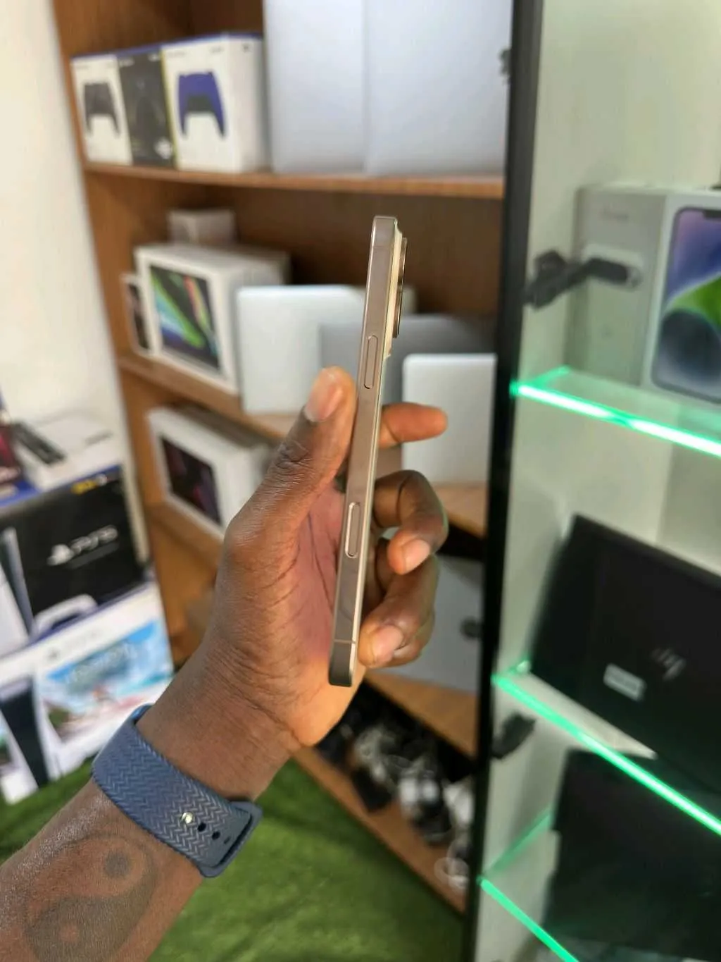 Used iPhone 16pro Max for sale in Ashanti Region, Ghana