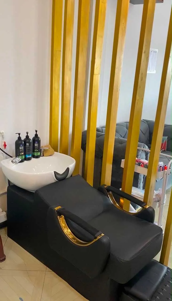 Fully Furnished Salon For Sale/Rent for sale in Kasoa, Greater Accra, Ghana