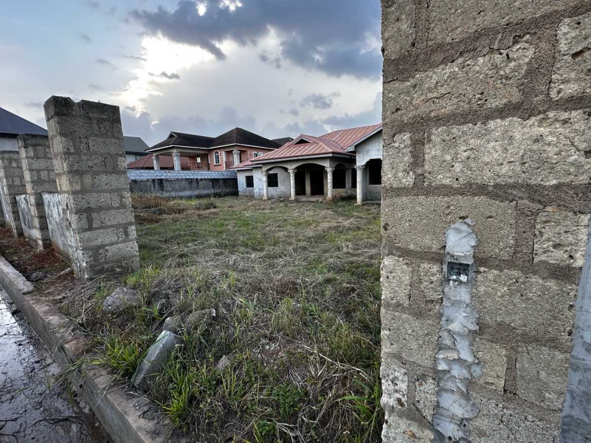 6-Bedroom House at Ahenema Kokoben for sale for sale in Kumasi Metropolitan, Ashanti Region, Ghana