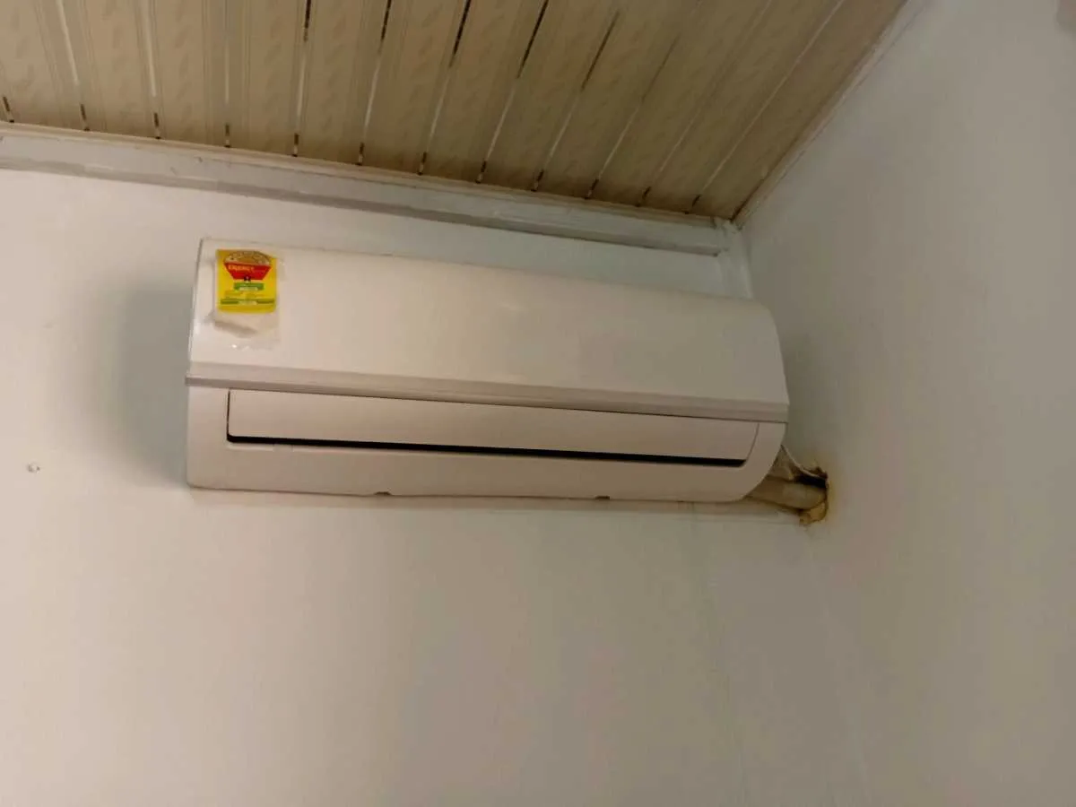 Used Midea Air Conditioner for sale in Kaneshie, Greater Accra, Ghana